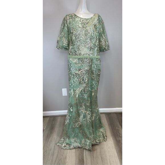NWT Mac Duggal Women's Embellished Flutter Sleeve High Neck Gown Size US14 $898 - Picture 4 of 10